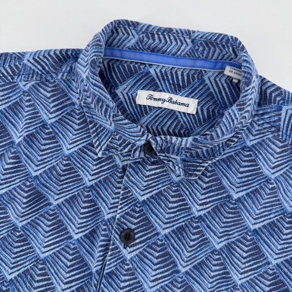 Tommy Bahama Men's L Blue Geometric Silk Button Down Short Sleeve Hawaiian Shirt - Picture 1 of 7